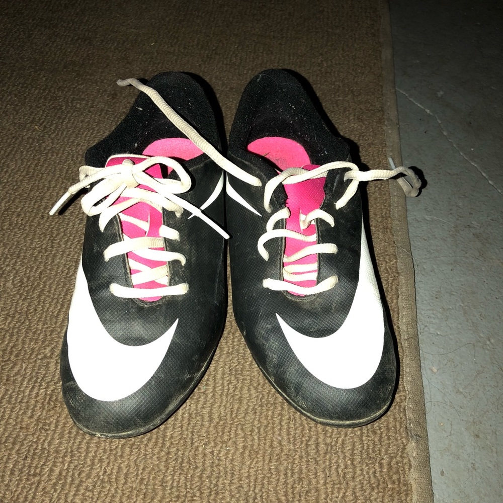 Nike girls lacrosse/ soccer spikes